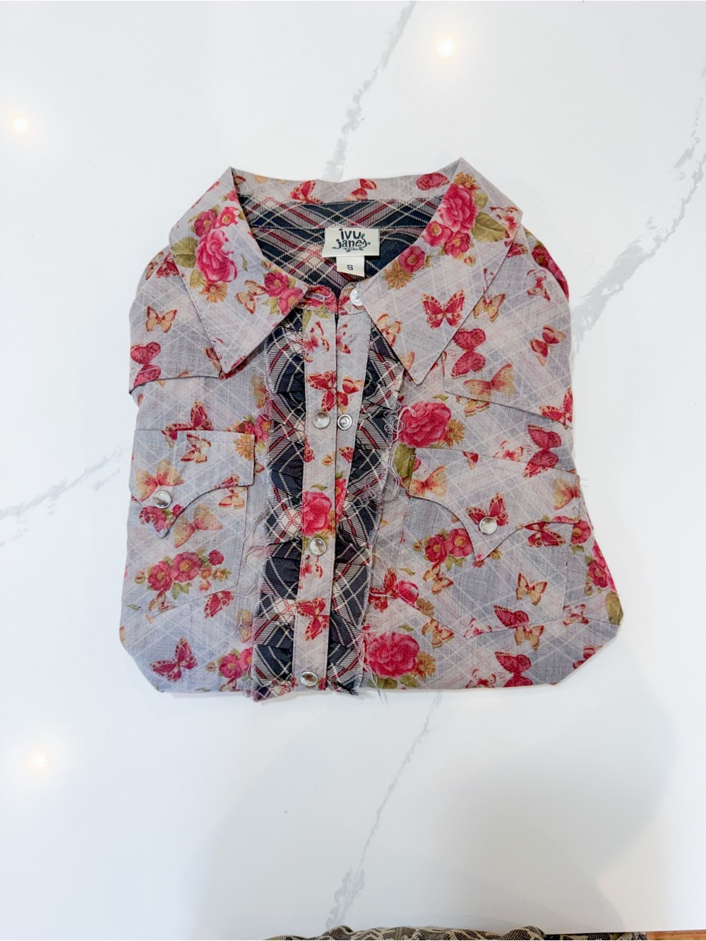 ivy jane Gray Floral & Plaid Snap-Front dress